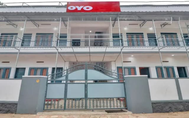 Super OYO Flagship 83042 Skywind