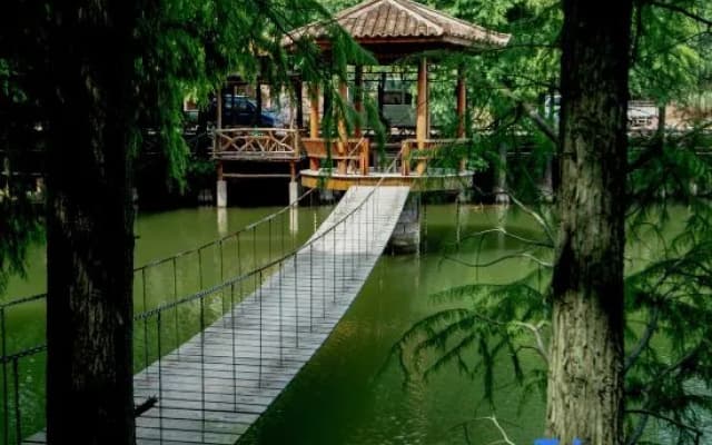 Wolong Riverside Manor