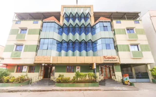 Hotel Le Palace by OYO Rooms