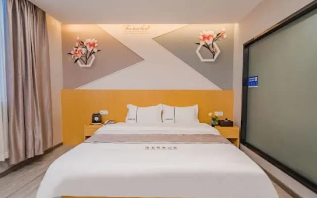 JUN hotels (Huizhou Green Fairy Tale World Store)