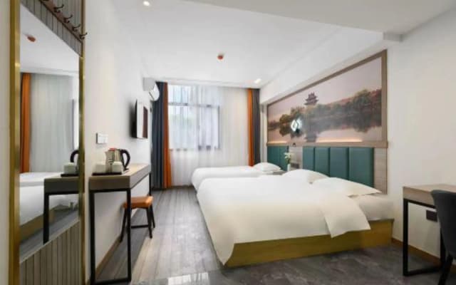 Ruining Hotel ( Xiangyang Gucheng North Street Branch)