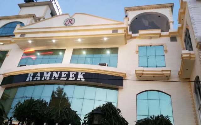 Ramneek Hotel