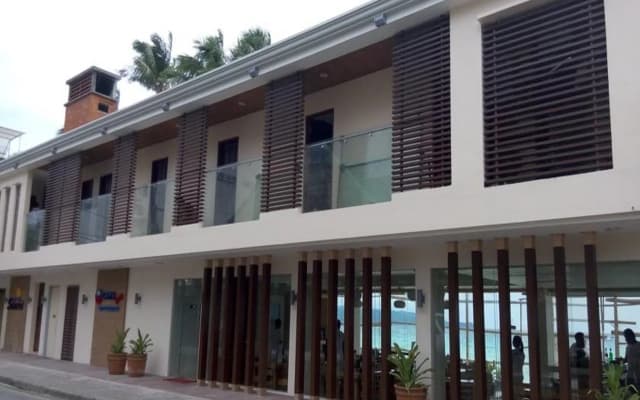 Shore Time Hotel