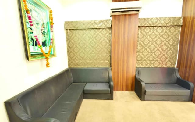 OYO Premium Alankar Circle
