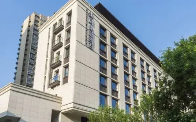 Jianguo Puyin Hotel (Xi'an Big Wild Goose Pagoda University of Technology  Subway Station Branch)