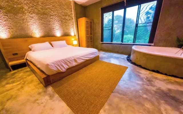 R Resident Resort