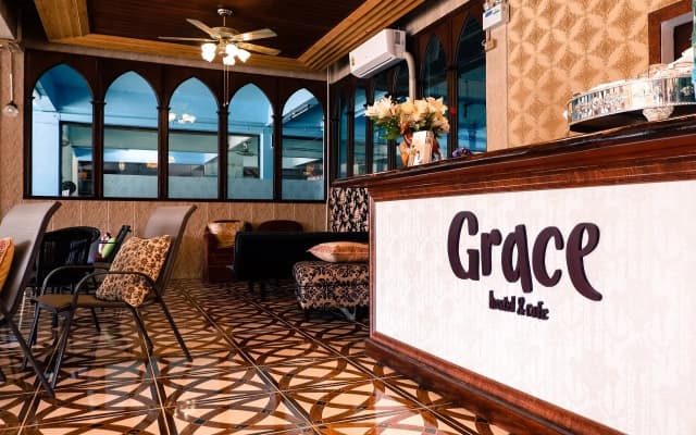 Grace Hostel & Cafe