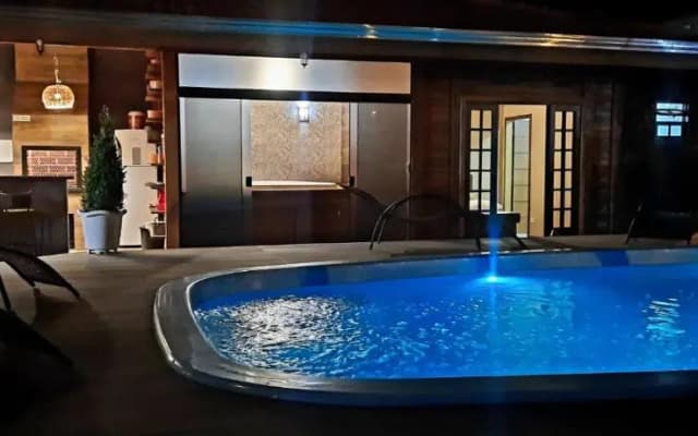 SPA Poá em Itapoá - Casa aconchegante c Piscina, hidromassagem e cromoterapia, p 22 pessoas!