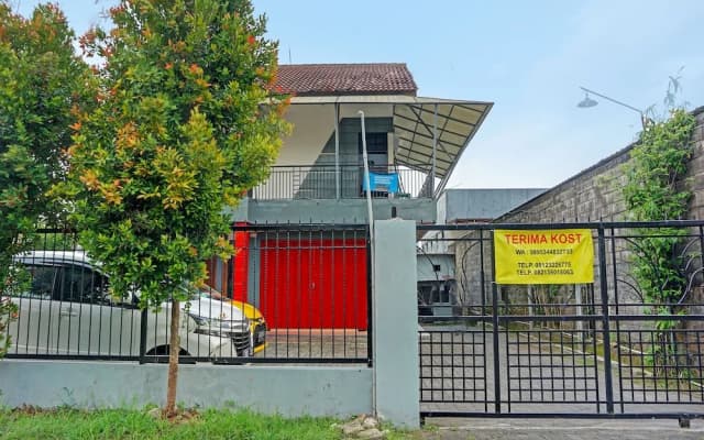 OYO Life 91896 Kost Bu Dewi Syariah