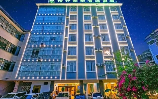 Green Tree Inn Tengchong Rehai Hot Spring Airport