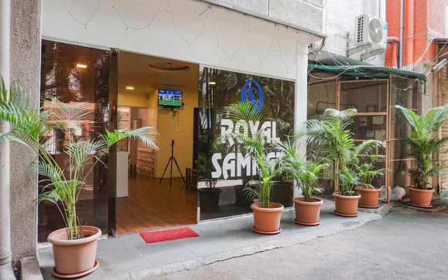 Fabhotel Royal Samrat