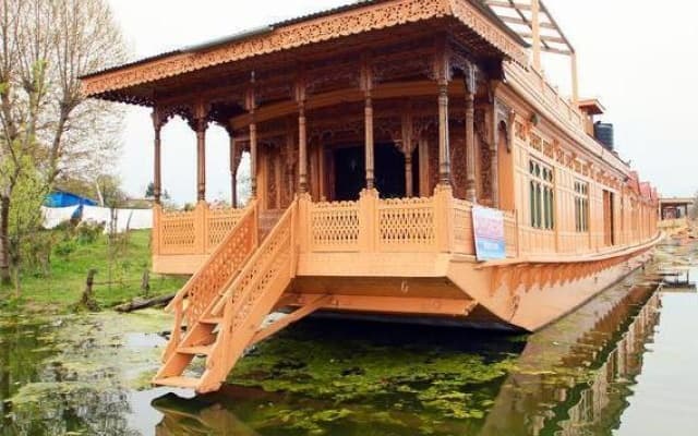 Canada Houseboats