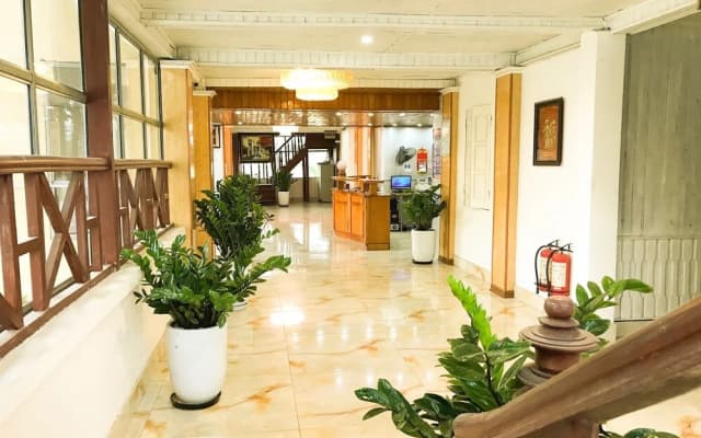 Vinh Gia Airport Lake View Hostel