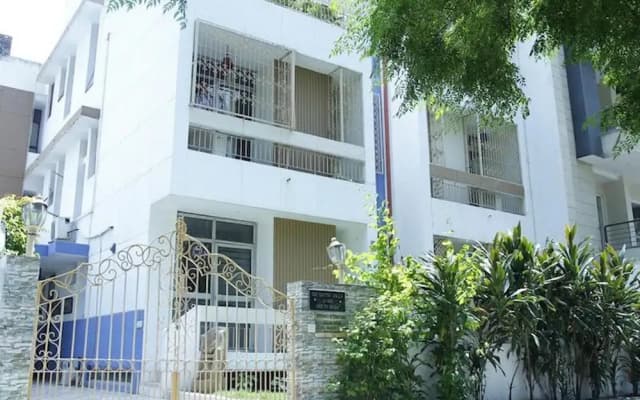 Room in Guest Room - Maplewood Guest House, Neeti Bagh, New Delhiit is a Boutiqu Guest House - Room 2