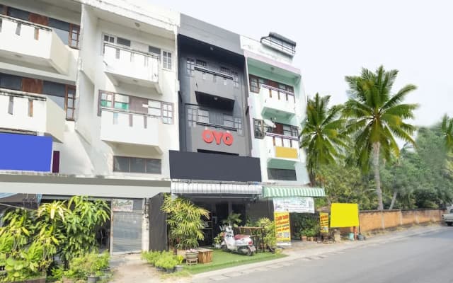 OYO 723 Lamphun Hostel