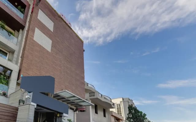 OYO Flagship 26585 Bhera Enclave Paschim Vihar