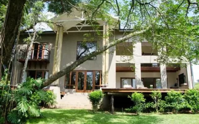 Villa Rostrata-on-Lake