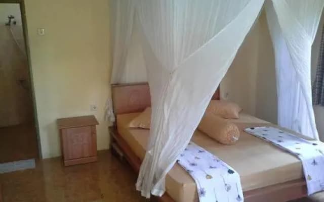 Arnel Bungalows
