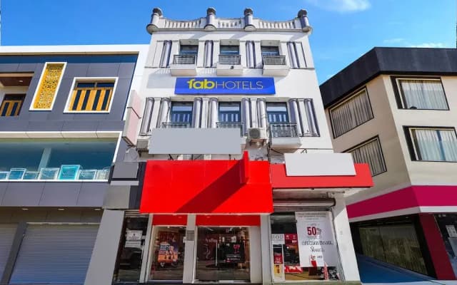 Fabhotel Rivlet Premium