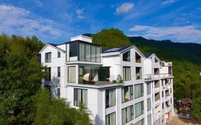 Fuyun Yizhan Hostel