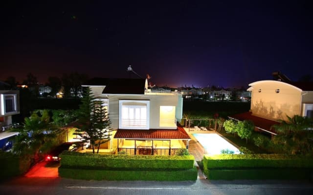 Paradise Town Villa Royal