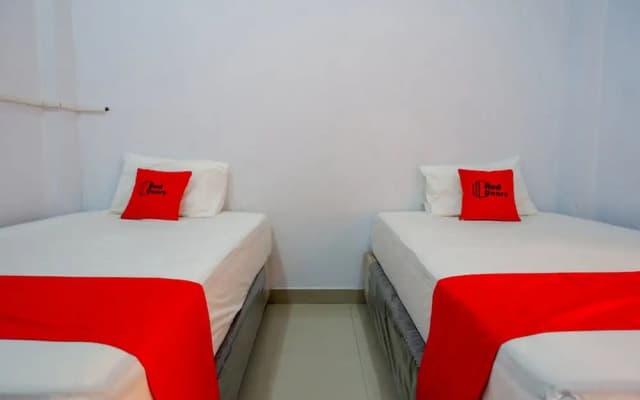 Hotel Surya Wisata by RedDoorz