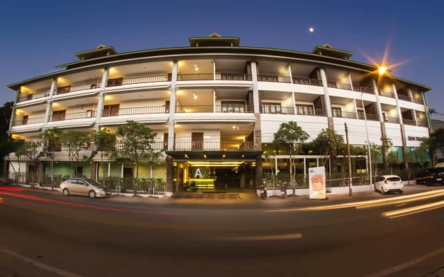 Siam Triangle Hotel