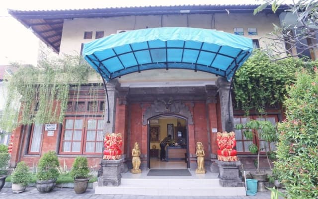 RedDoorz @ Bukit Tunggal Street