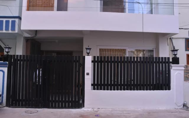 Luxuryhouse-3br-free Car & Driver-balcony-wifi