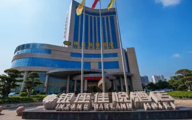 Inzone Garland Hotel