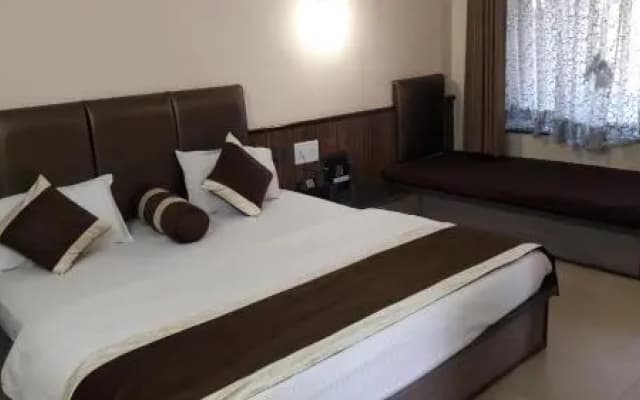 Savshanti Lake Resort
