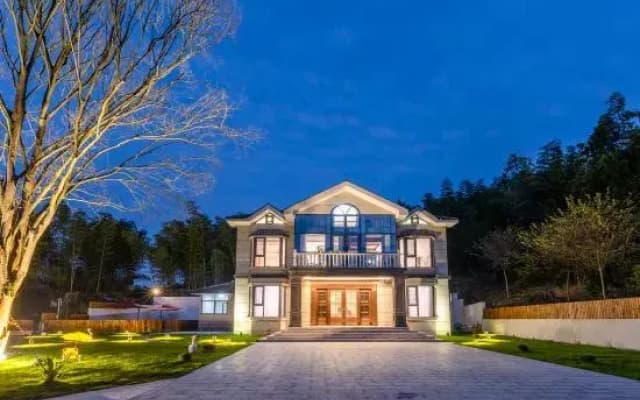 Lock Mountain Homestay
