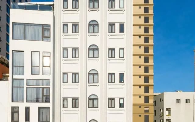 Bella Merry Hotel and Apartment