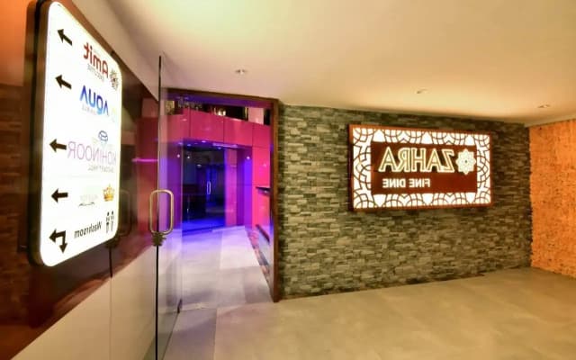 Hotel Amit executive Karad