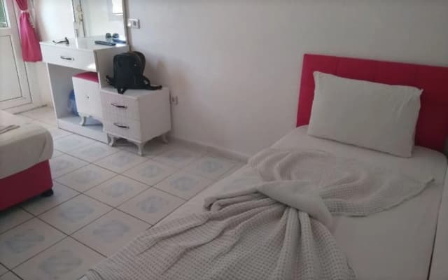 Happy Nur Hotel