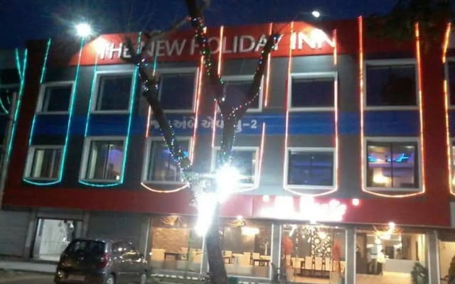 Hotel The New Holiday Inn