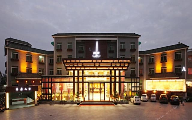 Donghu Grand Hotel