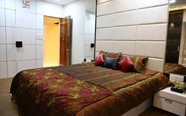 Elegant Hospitality and Services