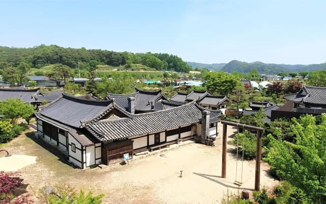 Tohyang Traditional House