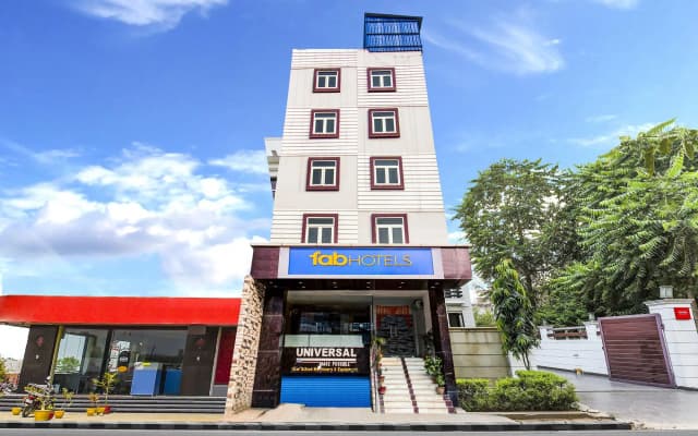 FabHotel Grand Sheela