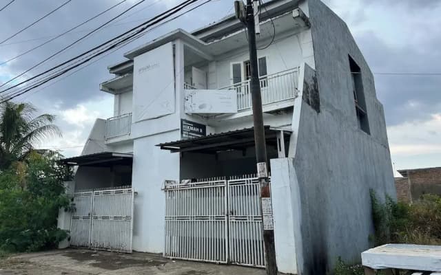 Hotel O Kost Pak Dahlan Near Modern Estate