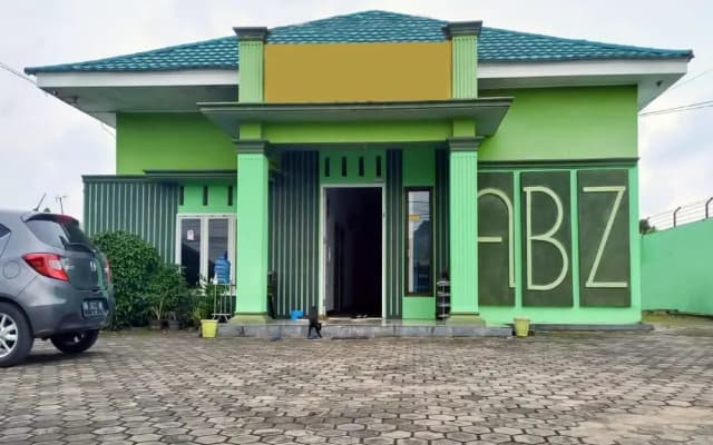 RedDoorz Syariah near Universitas Batanghari Jambi