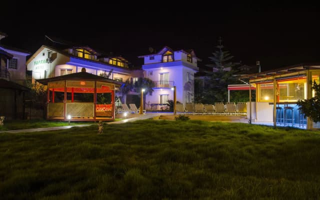 Yaprak Hotel