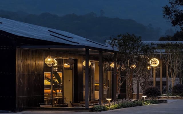 CongLinLi Wooded Homestay