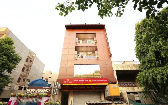 Mona Regency Hotel And Banquets by OYO Rooms