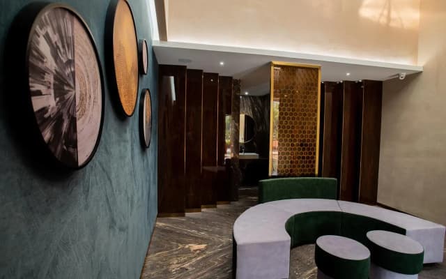 Tomeet Hotel