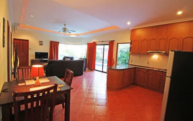 Cosy Beach Pool Villa By Pattaya Sunny Rentals