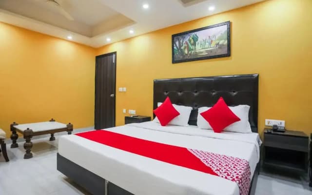 Hotel Taj Home Stay by OYO Rooms
