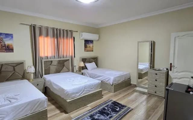Pyramids Senusret Guest House