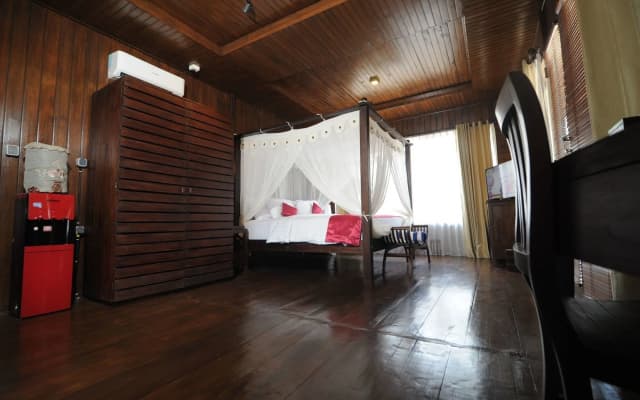 Sylvia Beach Villa